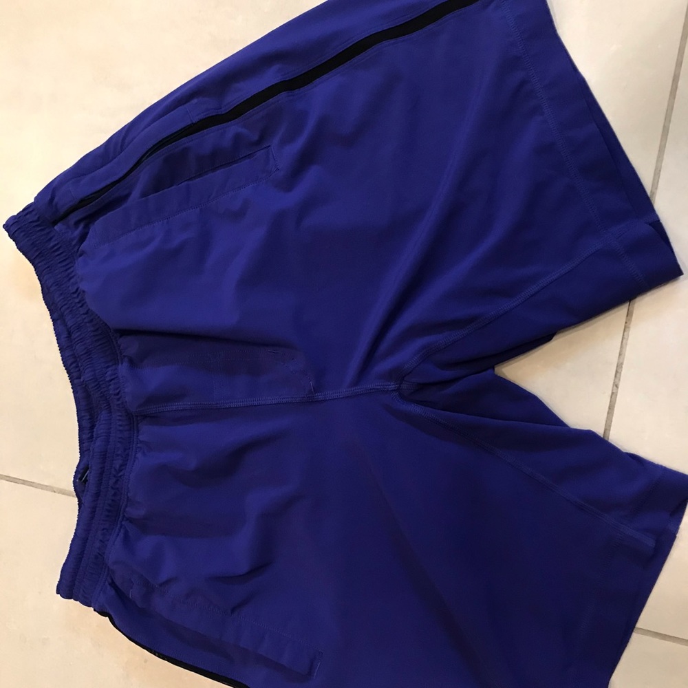 Men’s Large Lululemon Athletic Shorts